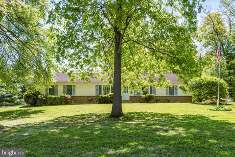 Photo of 6254 Hickory Road, STEWARTSTOWN, PA 17363 (MLS # PAYK2102690)