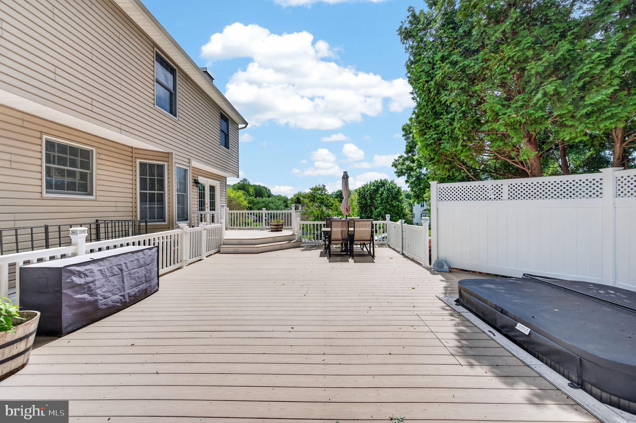 FOREST LAKES - Residential