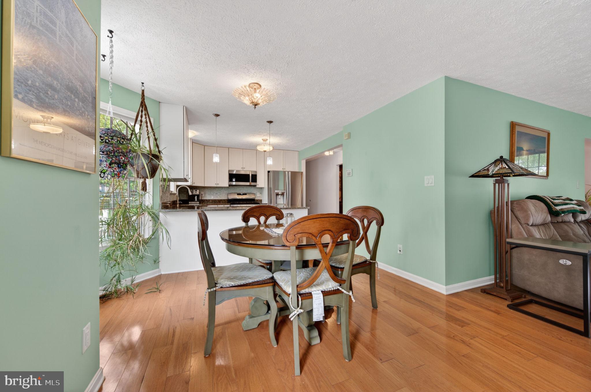FOREST LAKES - Residential