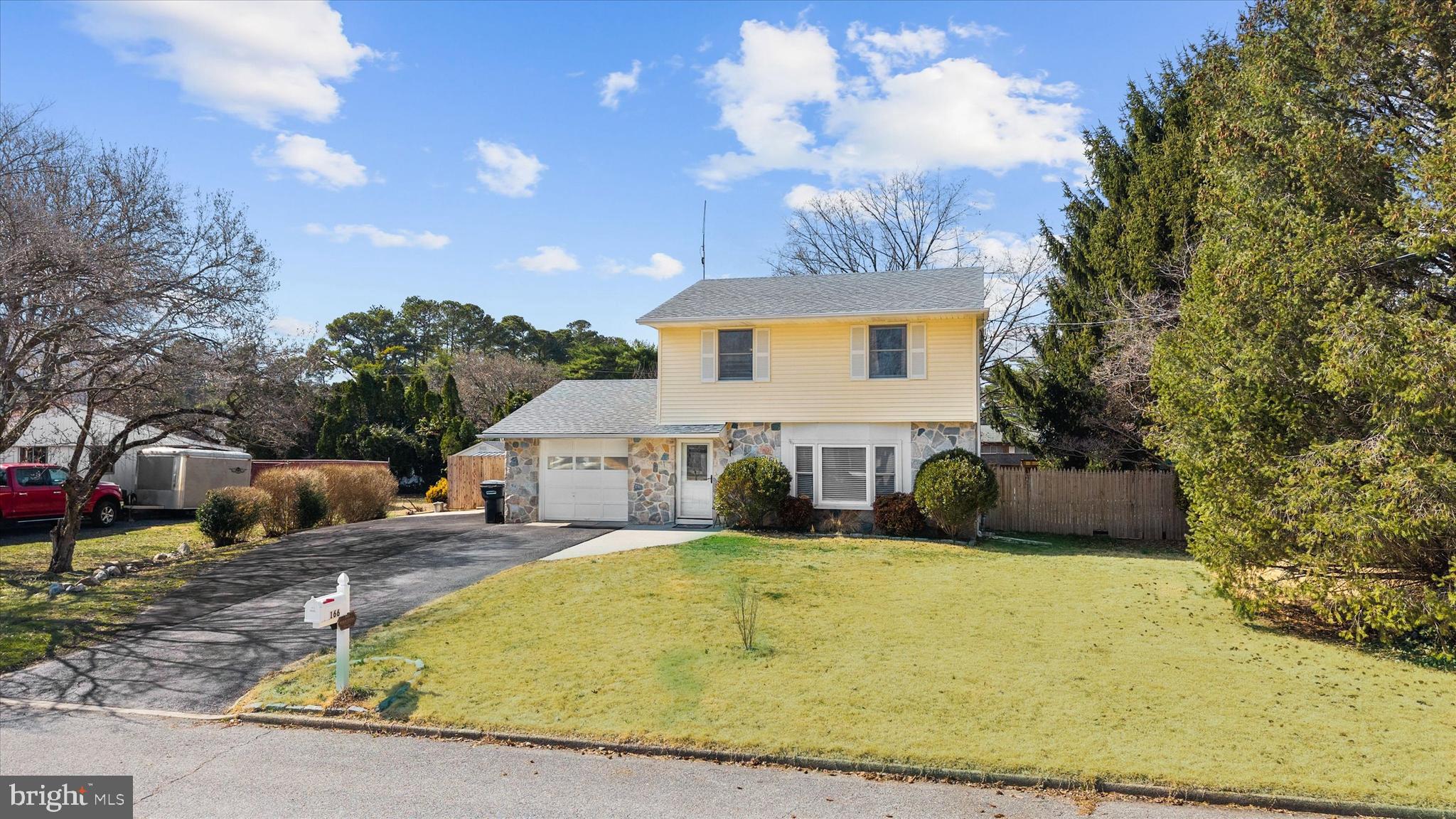 SUNNYSIDE ACRES - Residential