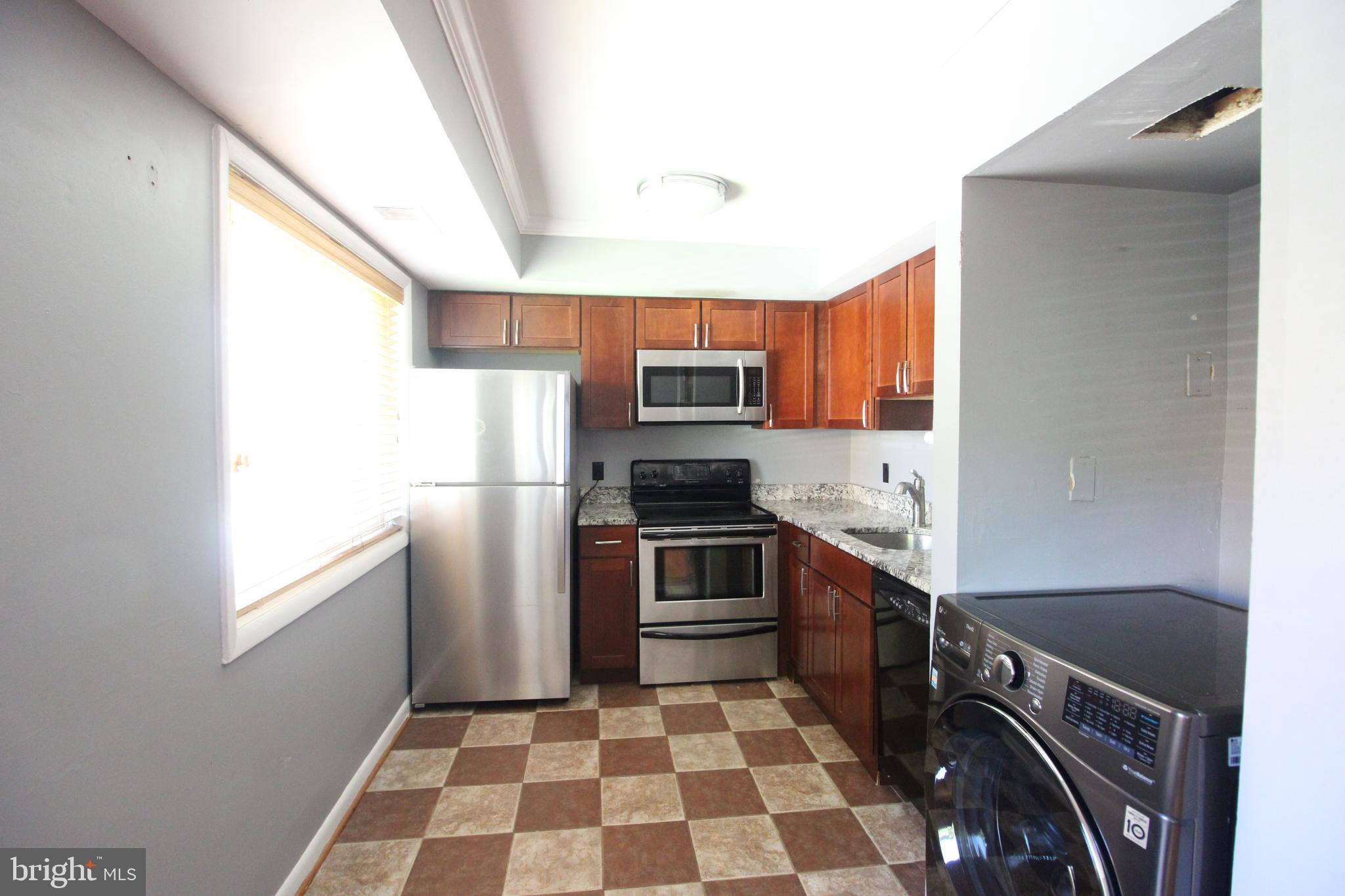Renovated 1 bedroom in the heart of Alexandria only seconds to 395 and King St. LVP Wood floors, granite and newer appliances, Washer/Dryer in Unit, and 1 reserved parking space. Excellent community location just minutes to Pentagon, 395, Downtown DC, just off King St! Pets considered. Bolling Brook is one of the best kept secrets to affordable living in the Alexandria area, only minutes to Arlington. Professionally managed. Credit above 630, no bankruptcy, foreclosure, eviction prior 7 years, annual income should exceed 65,000 and no outstanding collections. Always inquire about status before applying. Will consider 12 or 24 month leases.