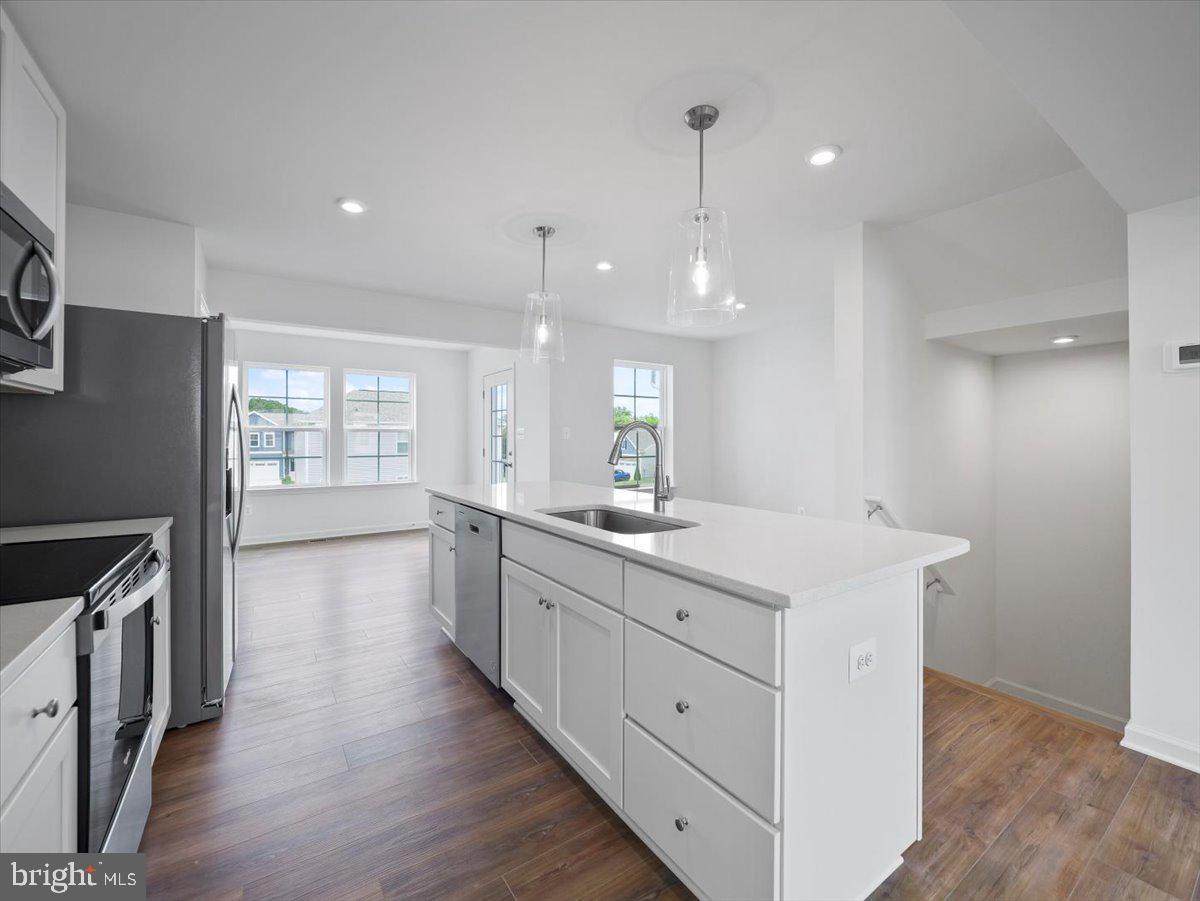 OVERLOOK AT RIVERSIDE TOWNHOMES - Residential Lease