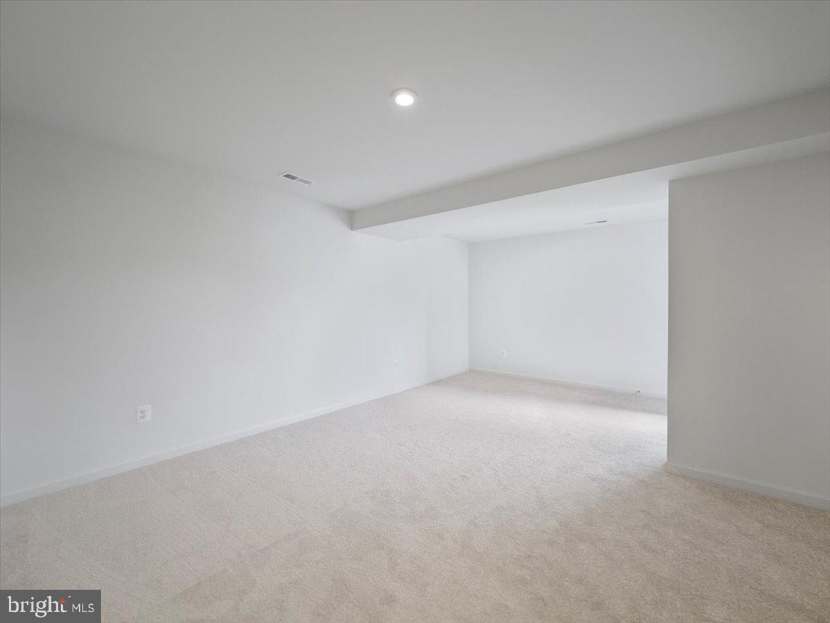 OVERLOOK AT RIVERSIDE TOWNHOMES - Residential Lease