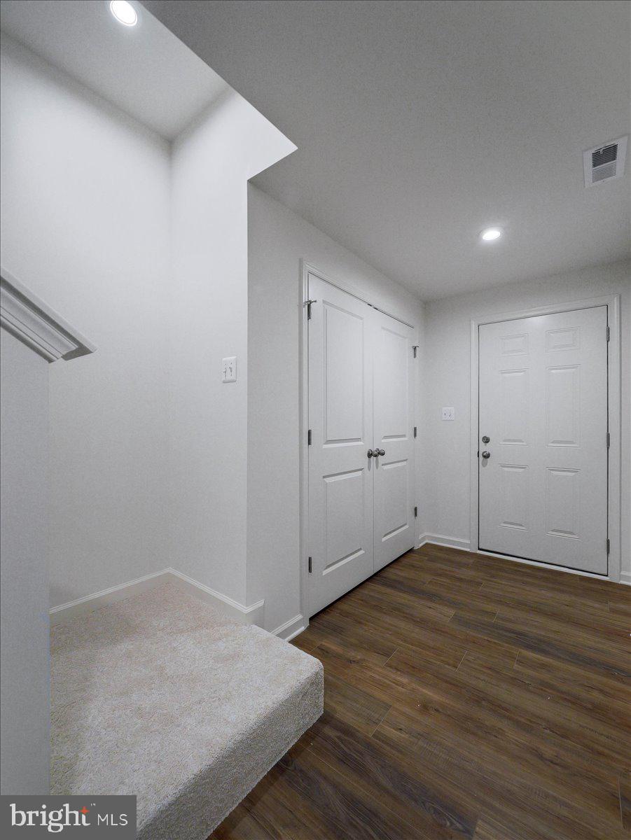 OVERLOOK AT RIVERSIDE TOWNHOMES - Residential Lease