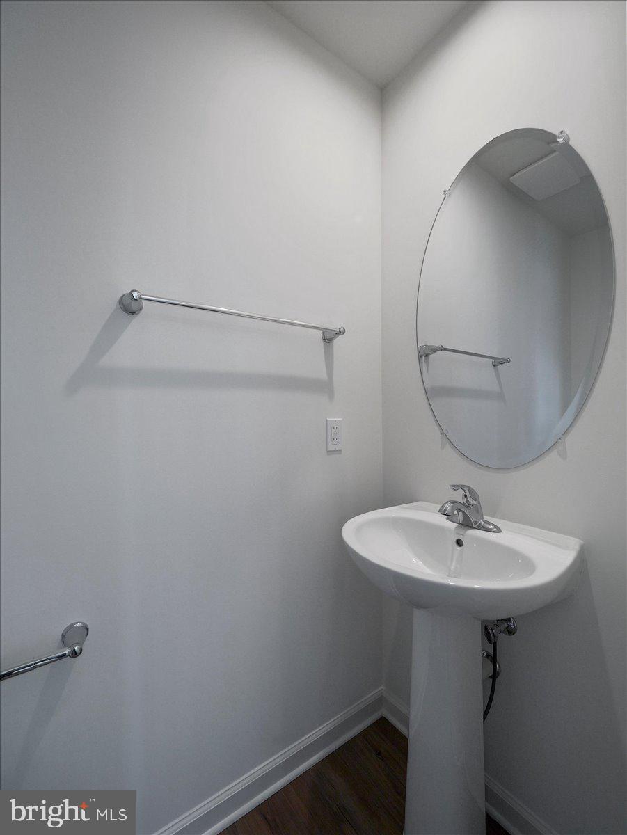 OVERLOOK AT RIVERSIDE TOWNHOMES - Residential Lease