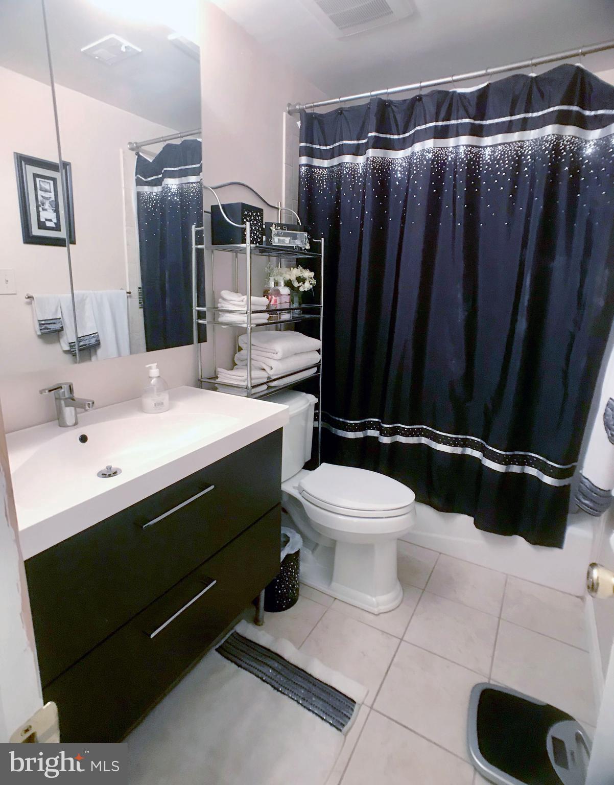 NORMANDIE ON THE LAKE I - Residential