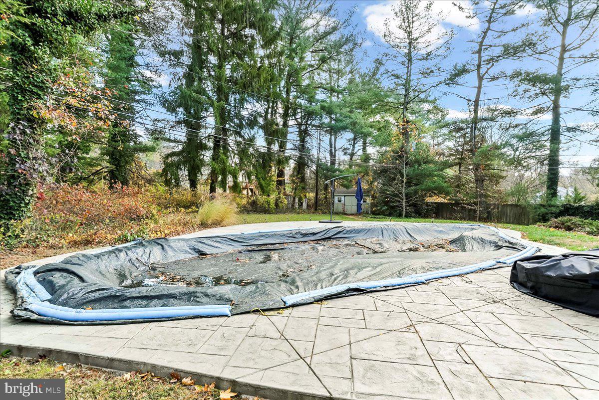 ROLLING MEADOW EST - Land