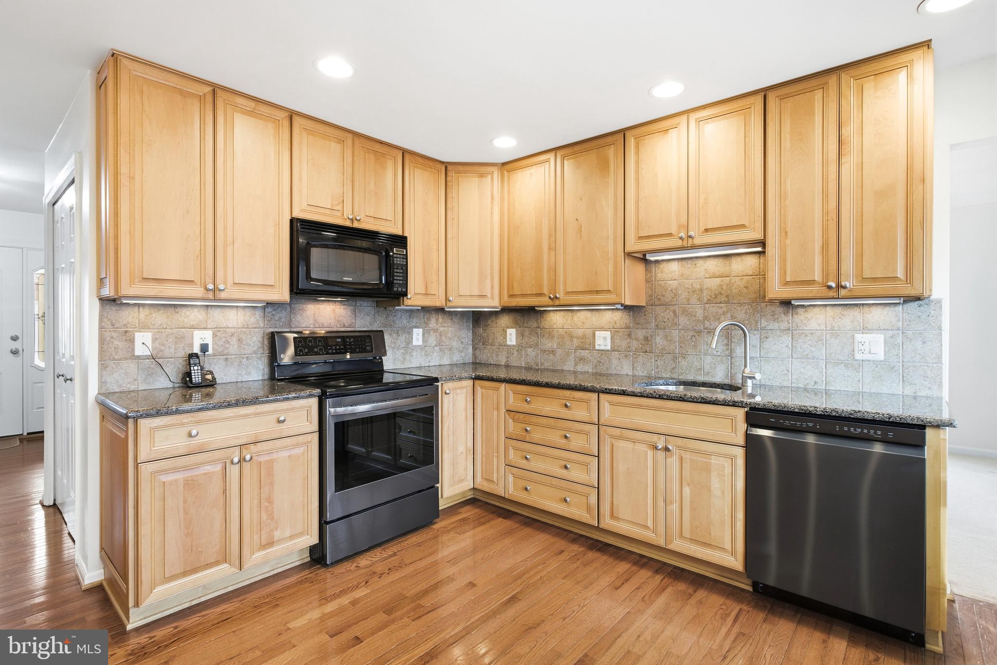 LONGWOOD KNOLLS - Residential