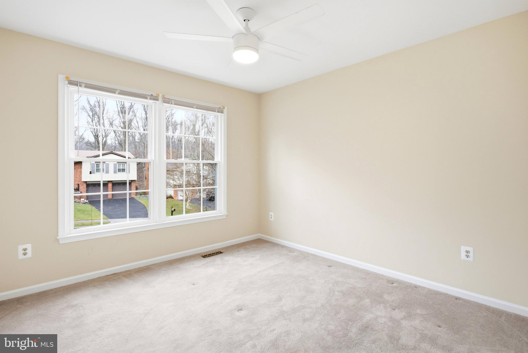 LONGWOOD KNOLLS - Residential