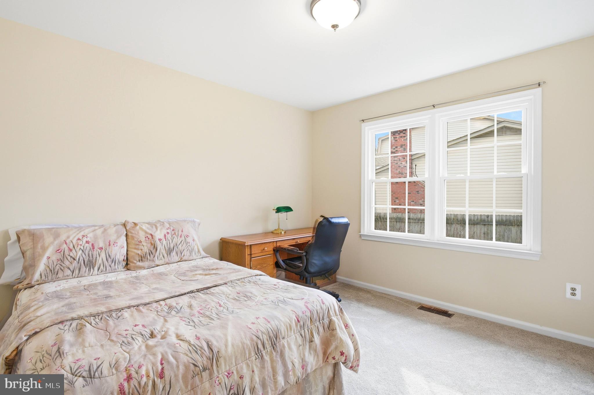 LONGWOOD KNOLLS - Residential