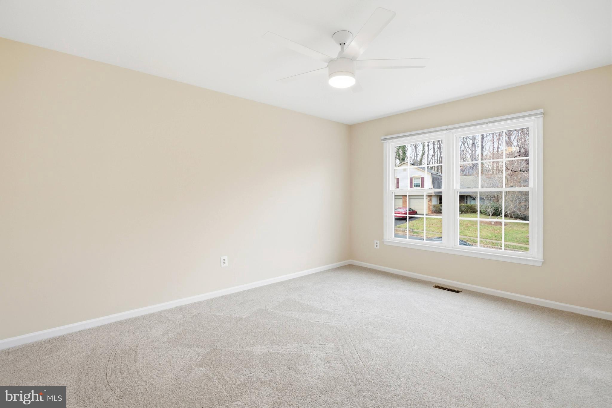 LONGWOOD KNOLLS - Residential