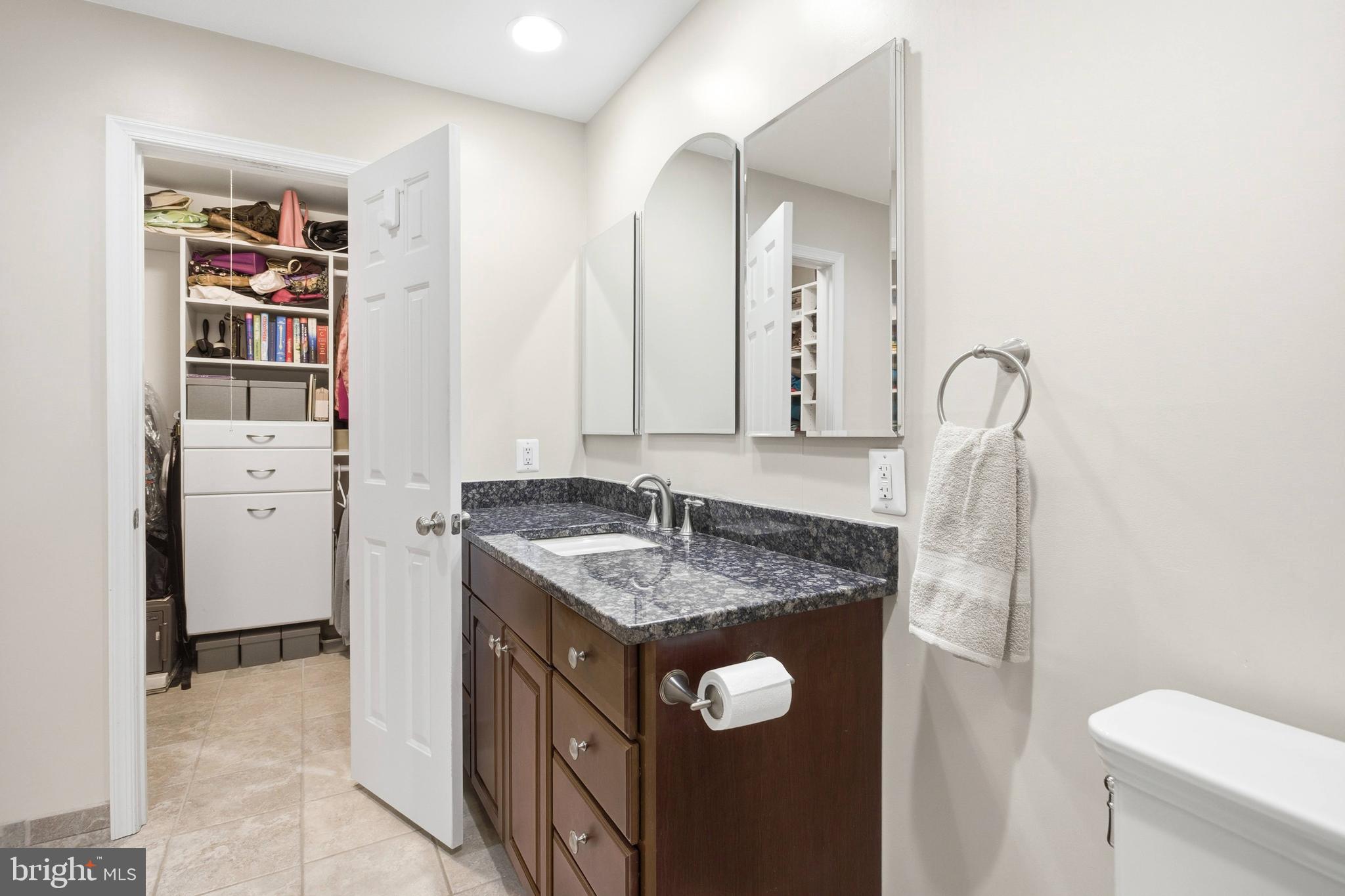 LONGWOOD KNOLLS - Residential