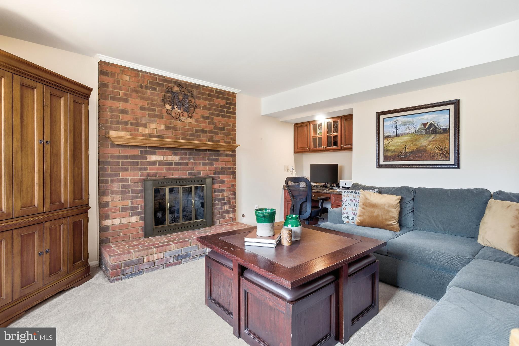 LONGWOOD KNOLLS - Residential