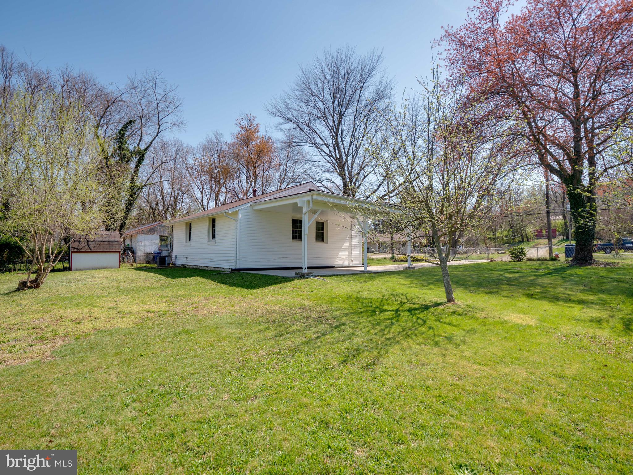 BURGUNDY MANOR - Residential