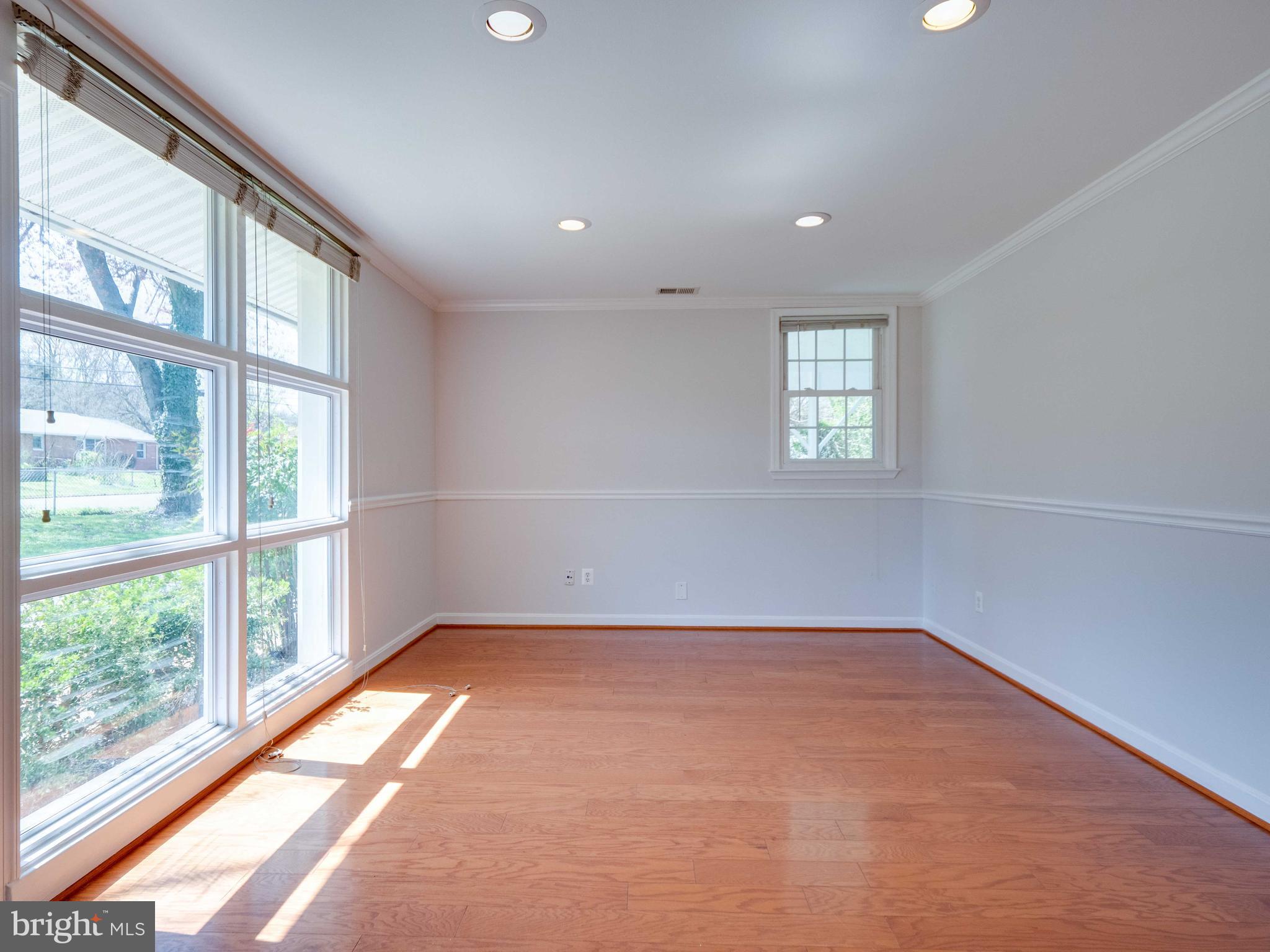 BURGUNDY MANOR - Residential