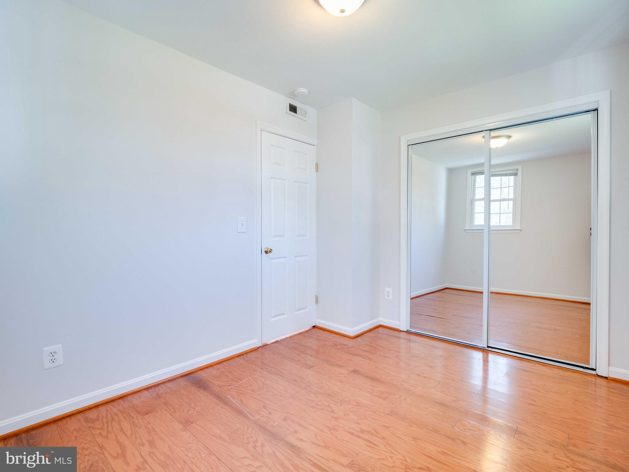 BURGUNDY MANOR - Residential