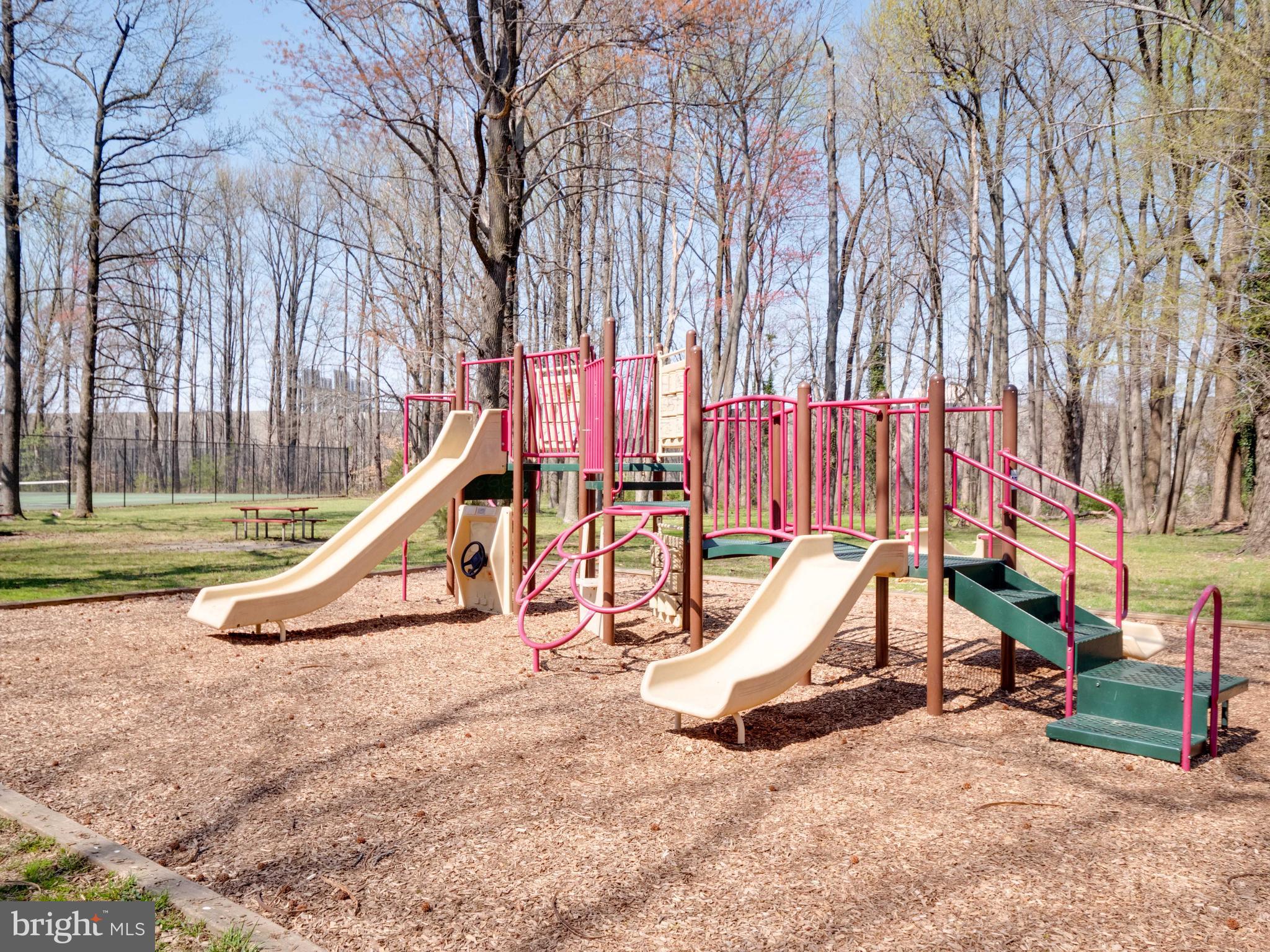 BURGUNDY MANOR - Residential