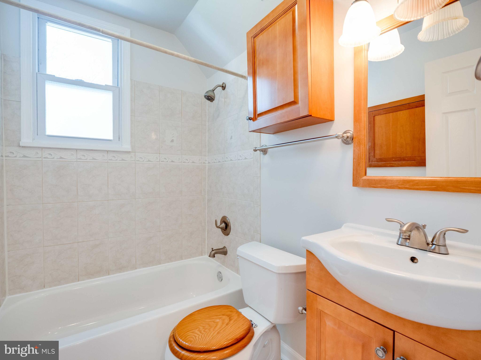 BURGUNDY MANOR - Residential