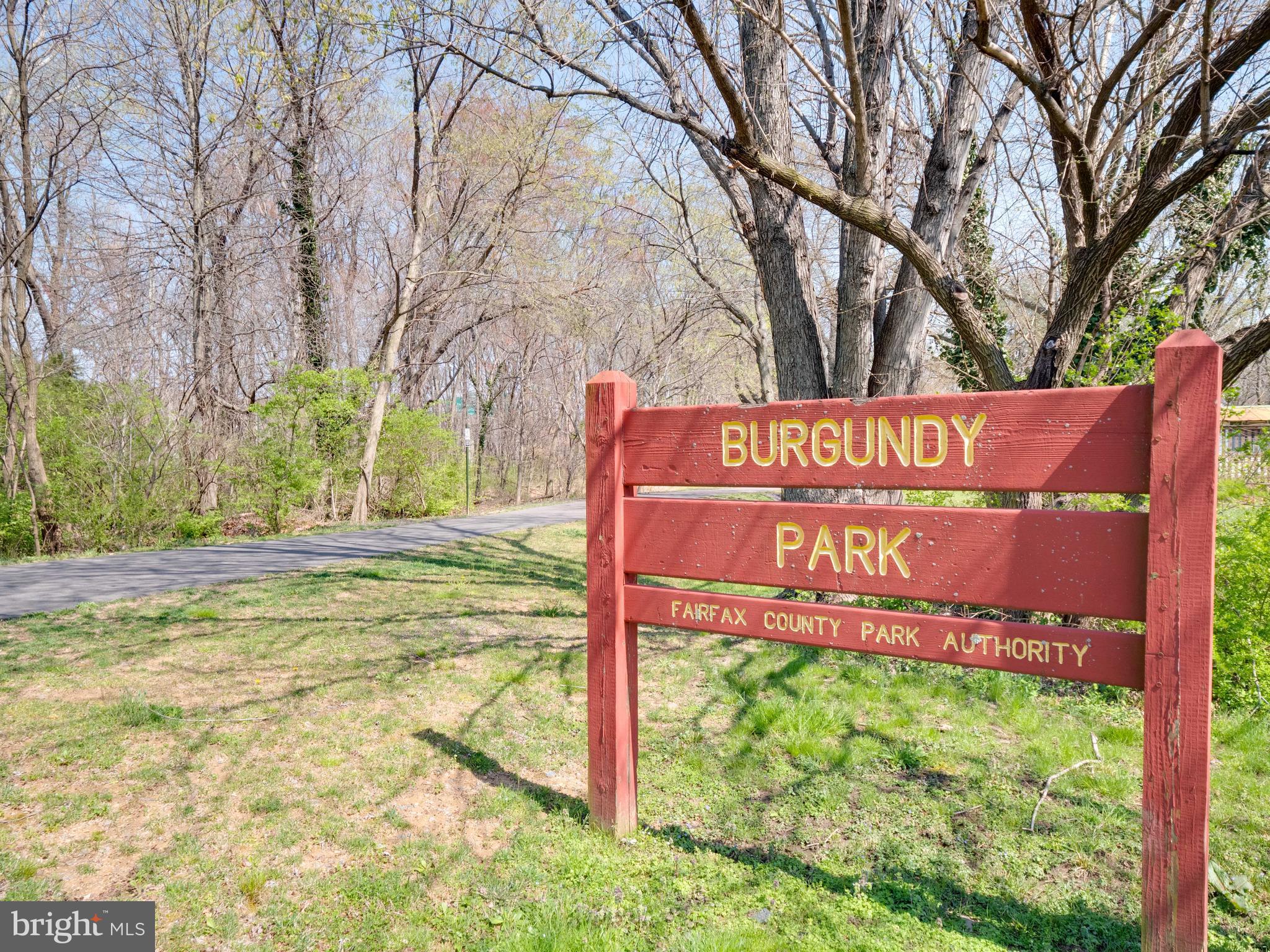 BURGUNDY MANOR - Residential