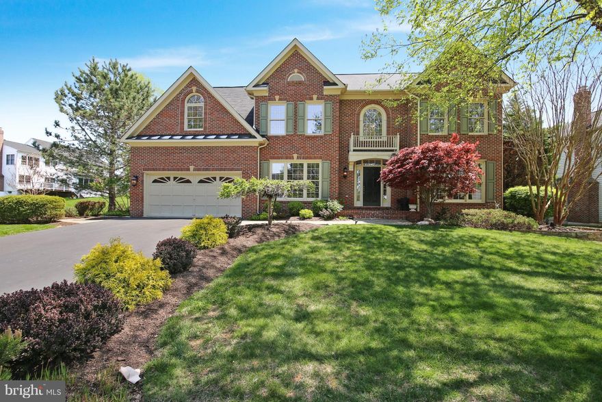 NewPrice! Beautiful 2 Story Foyer Colonial w/Welcoming Open Floor Plan! Refinished Hardwood floors, 2 story family room with Fireplace, Spacious Kitchen w/ French Doors to Patio and Gorgeous Pool, Bonus Bdrm Suite on 3rd level w/FB,Lower Level Rec RM w/ Home Theater, Game Area, Exercise Rm, walk out stairs to Beautifully Landscaped Backyard Backs to Conservation Area! 5 Bedrooms, 5 FB &1 HB