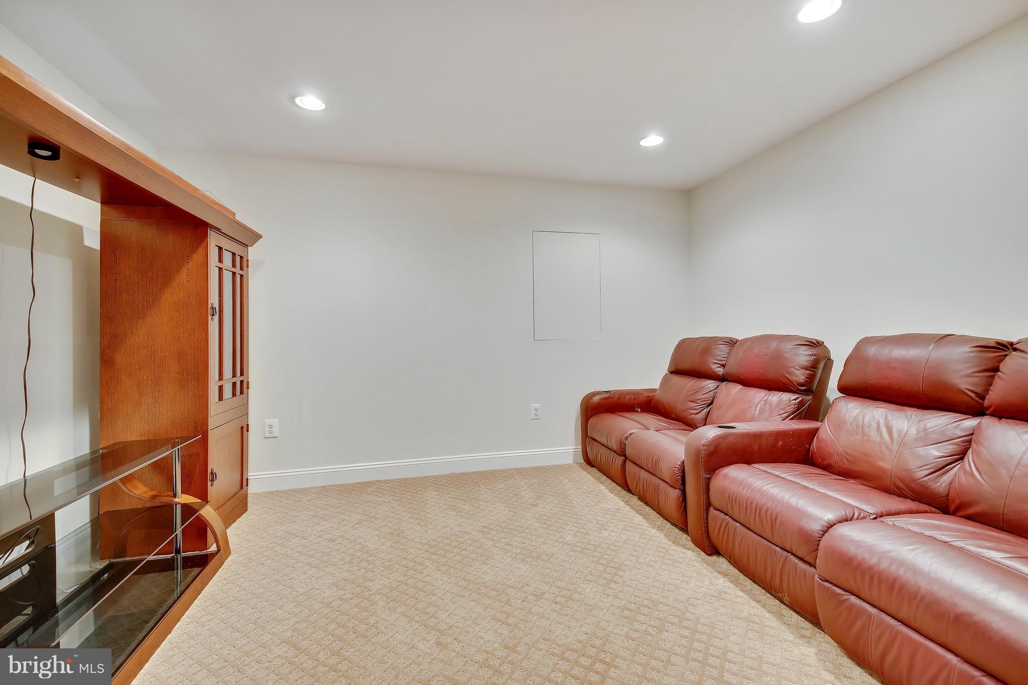 SMALLS NURSERY - Residential