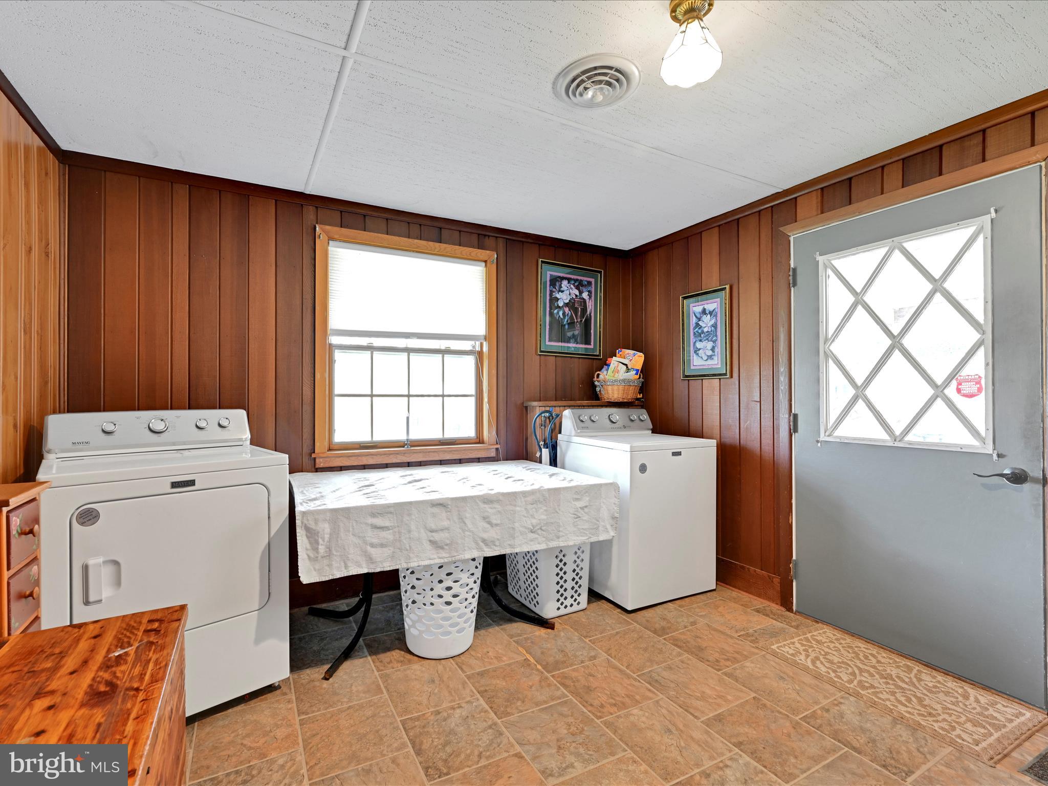 LAKE WYNONAH - Residential