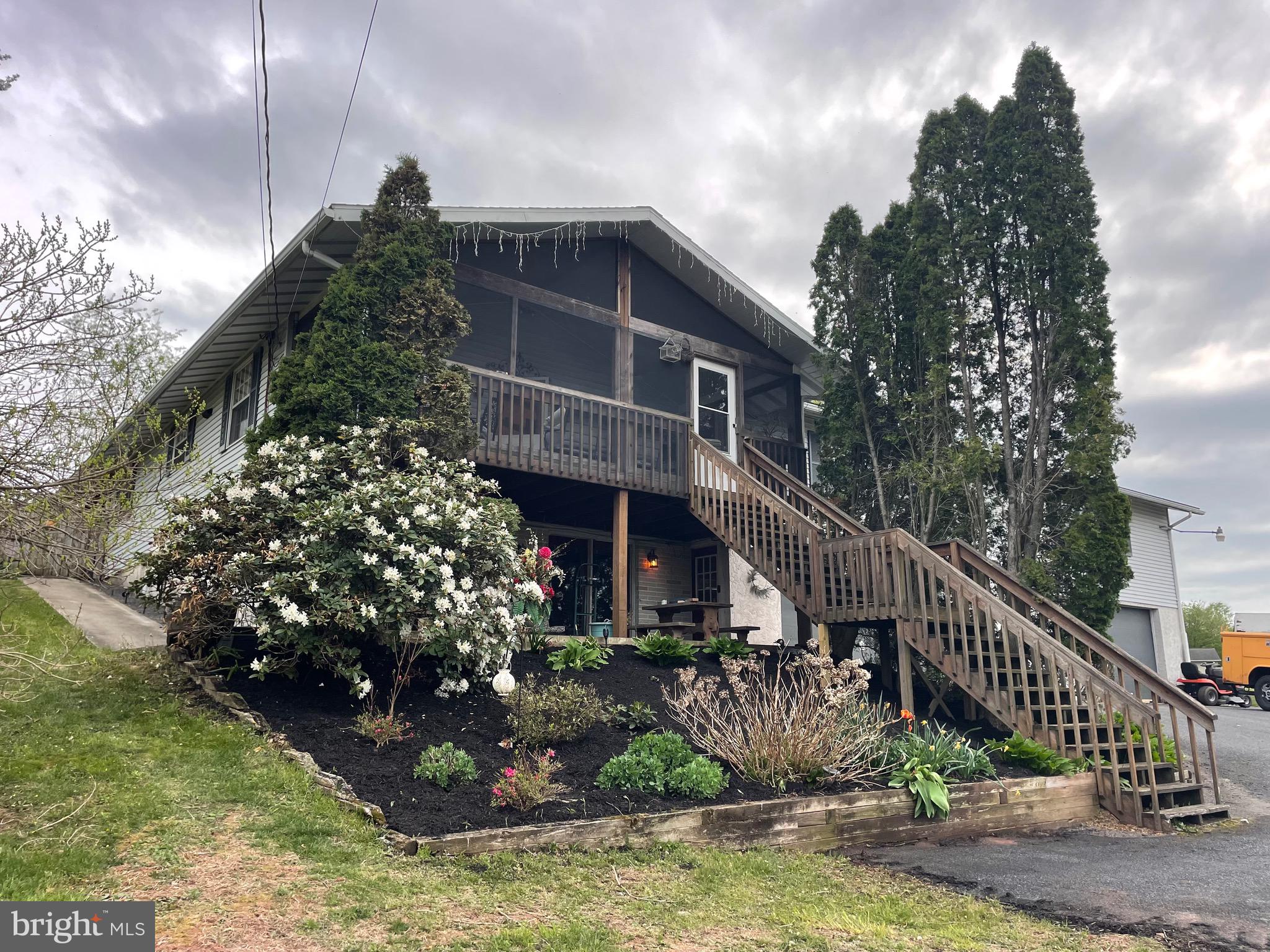 LAKE WYNONAH - Residential