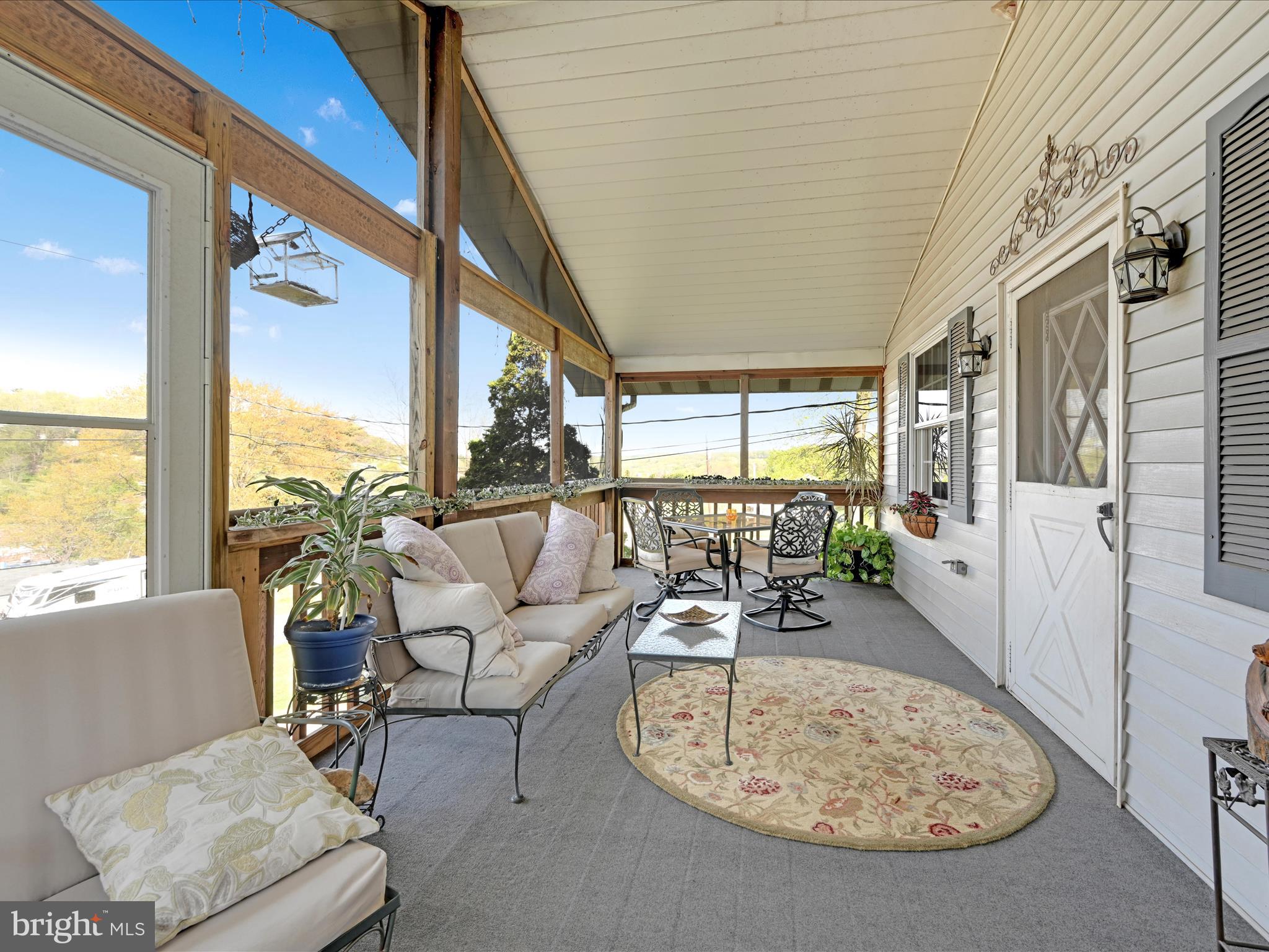 LAKE WYNONAH - Residential