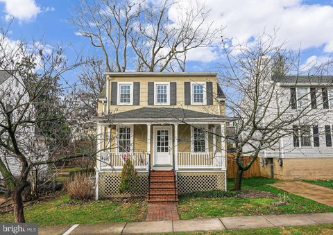 114 N CLEVELAND STREET N ARLINGTON VA 22201