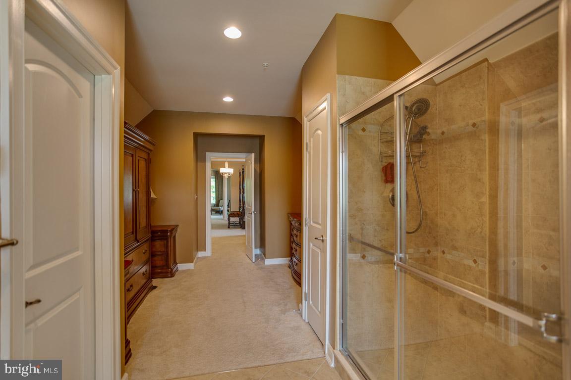 OAK CREEK - Residential