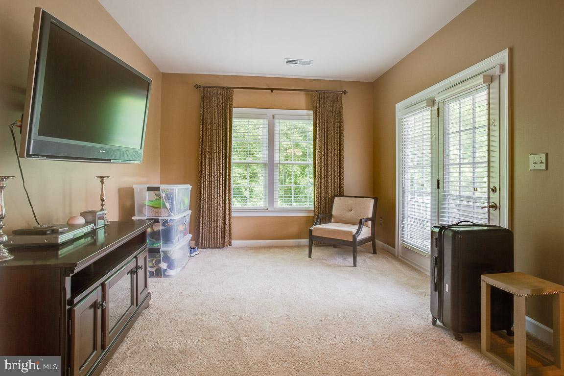 OAK CREEK - Residential