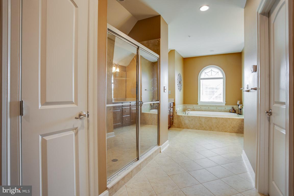 OAK CREEK - Residential