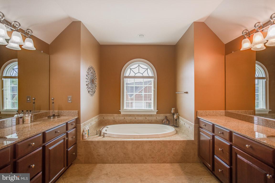 OAK CREEK - Residential