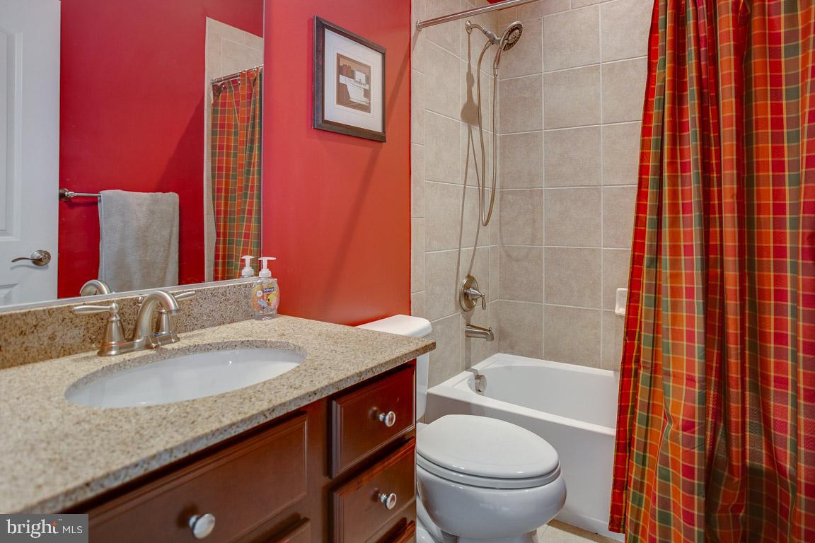 OAK CREEK - Residential