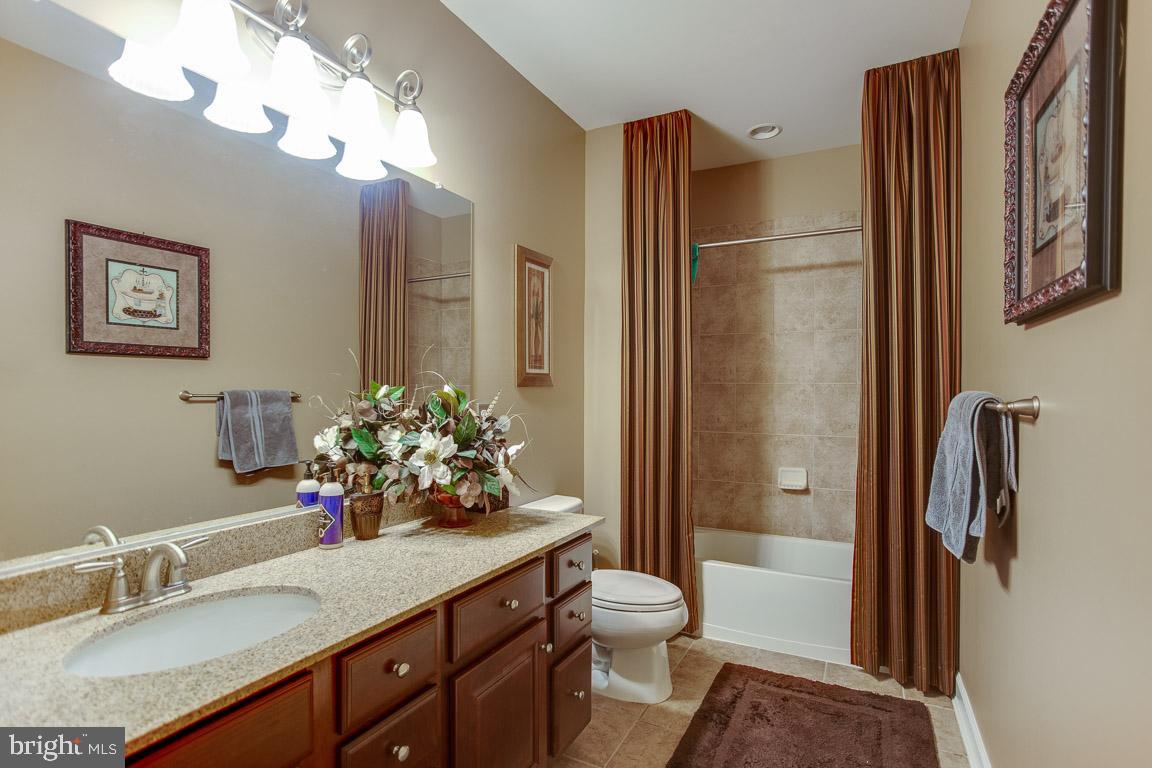 OAK CREEK - Residential