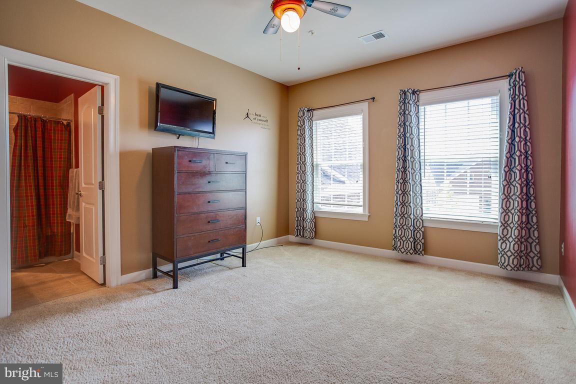 OAK CREEK - Residential