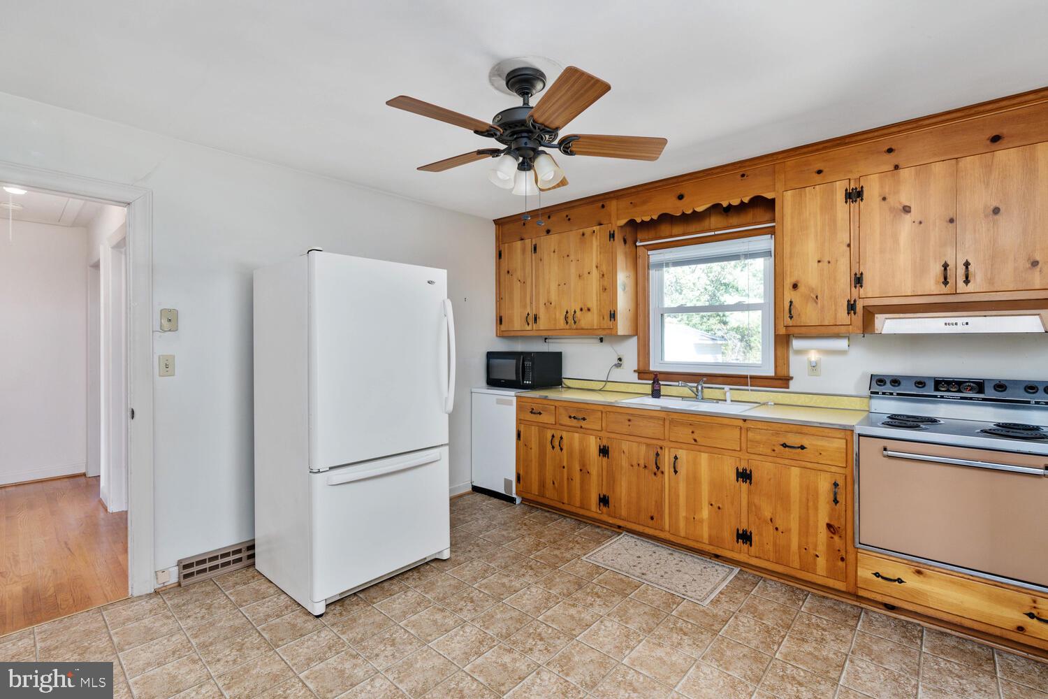 HOLLY OAKS - Residential