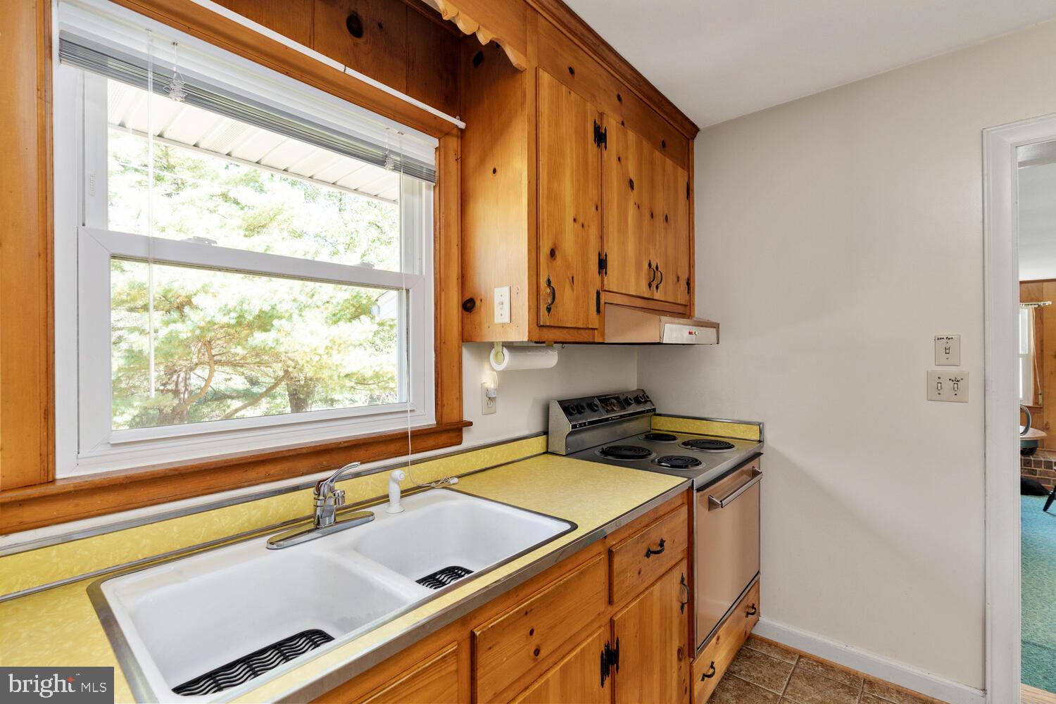 HOLLY OAKS - Residential