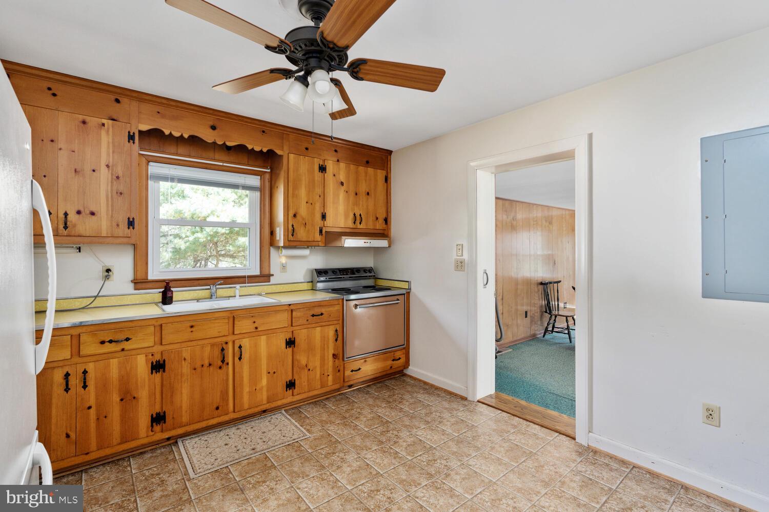 HOLLY OAKS - Residential