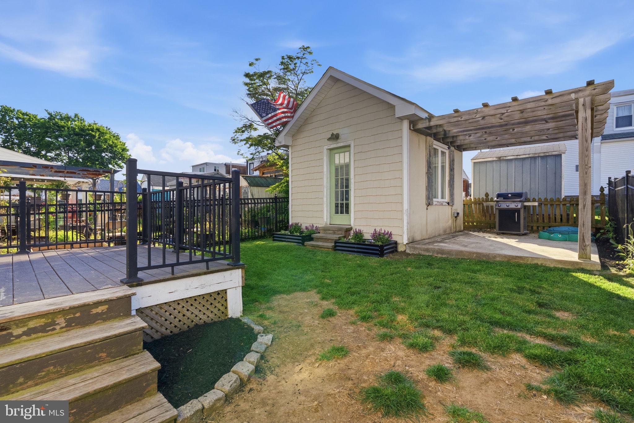 FOX CHASE - Residential