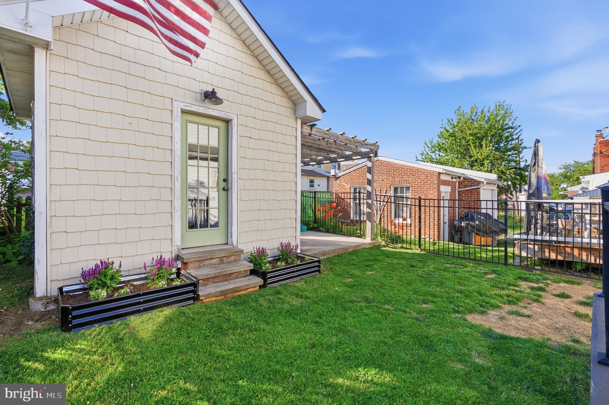 FOX CHASE - Residential