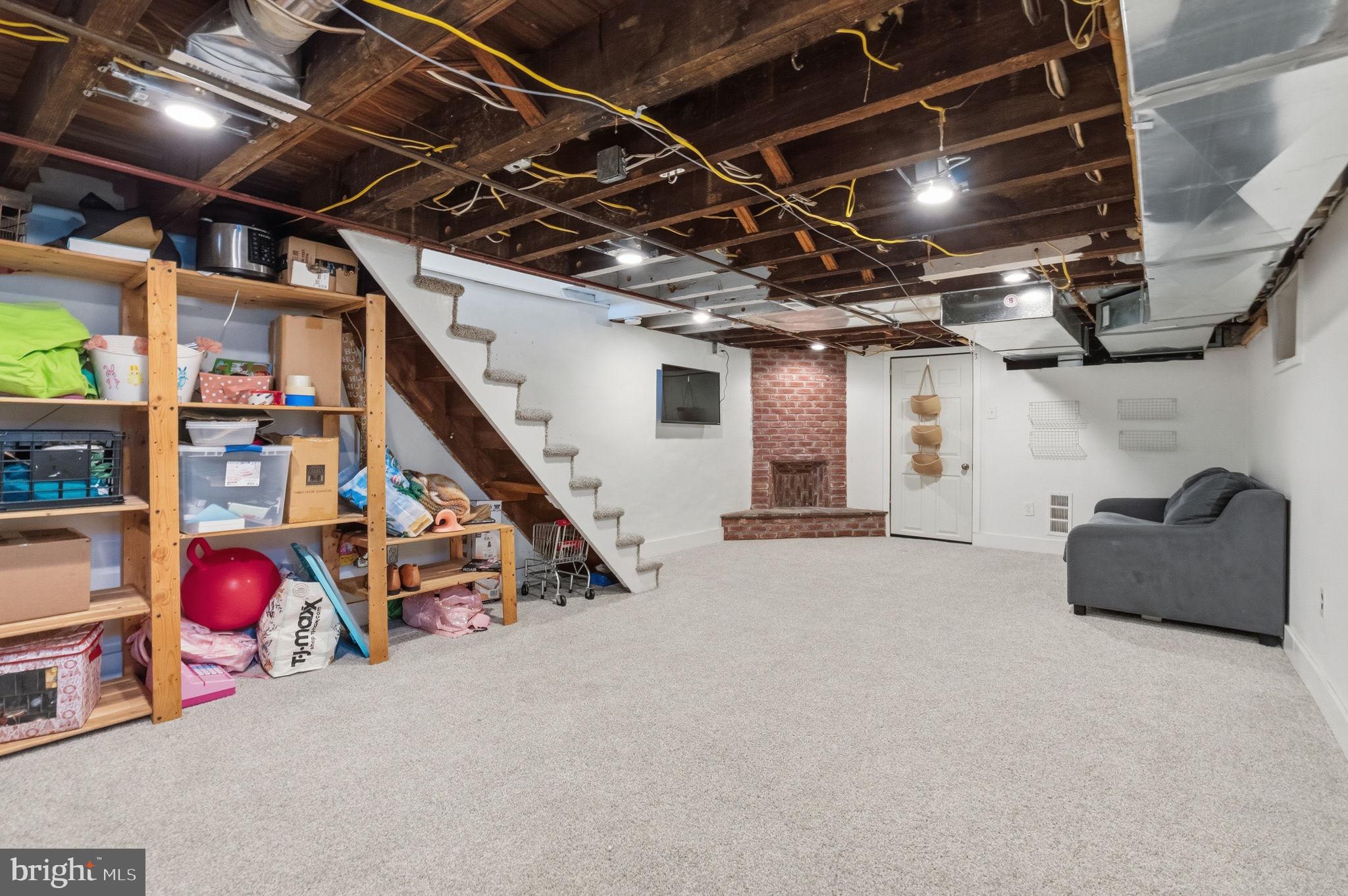 FOX CHASE - Residential