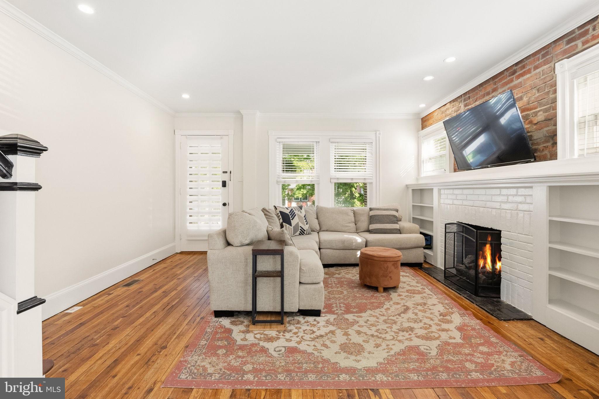 FOX CHASE - Residential