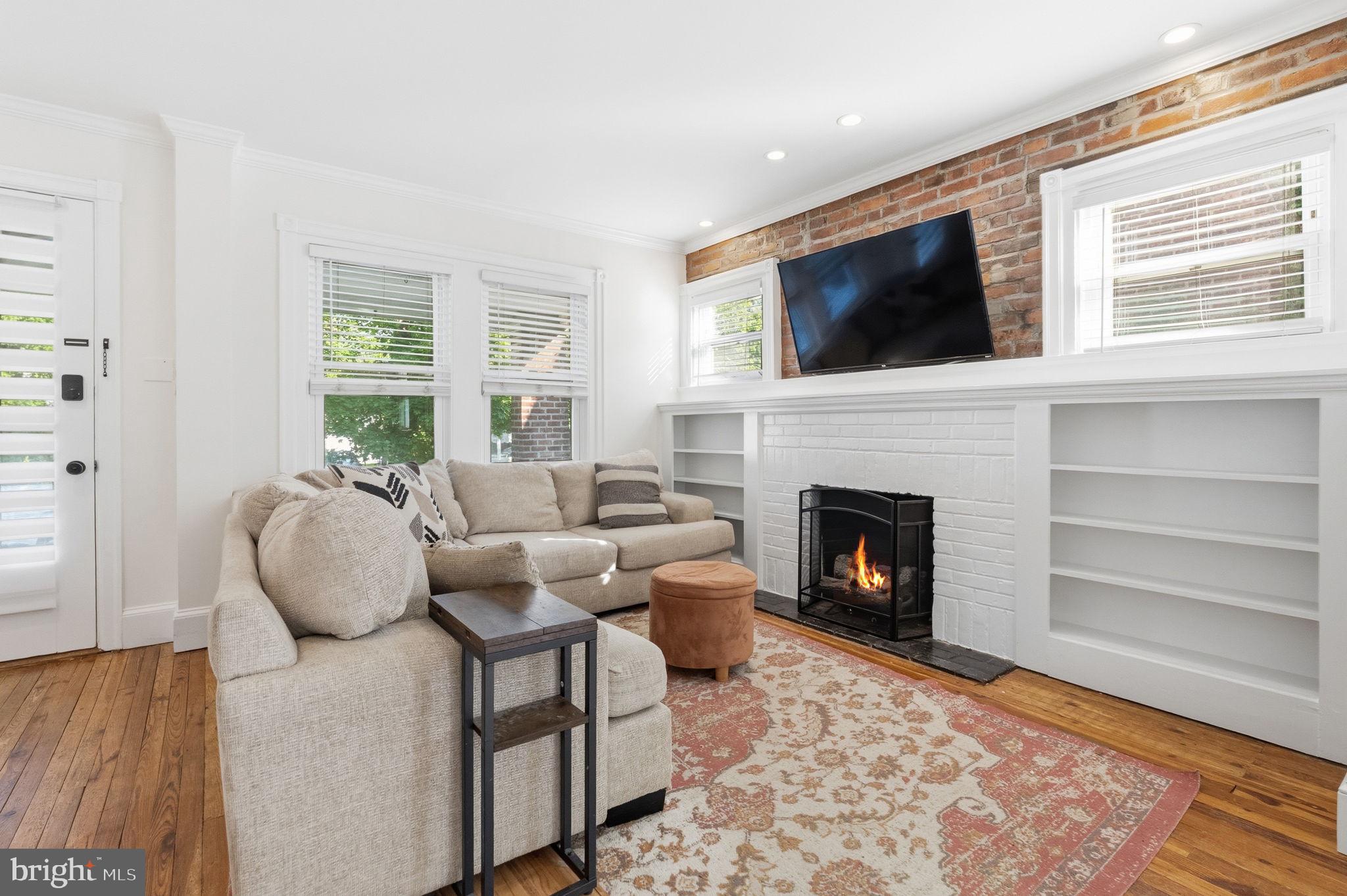 FOX CHASE - Residential