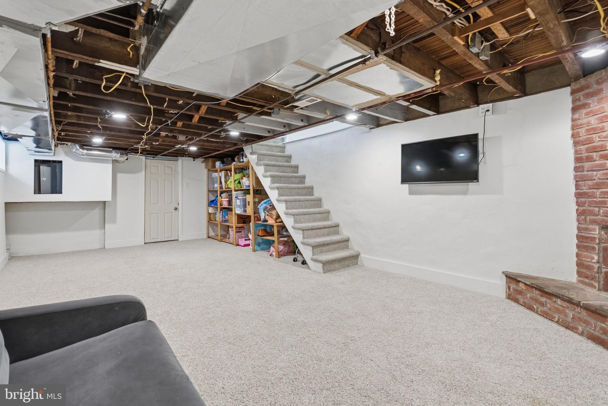 FOX CHASE - Residential