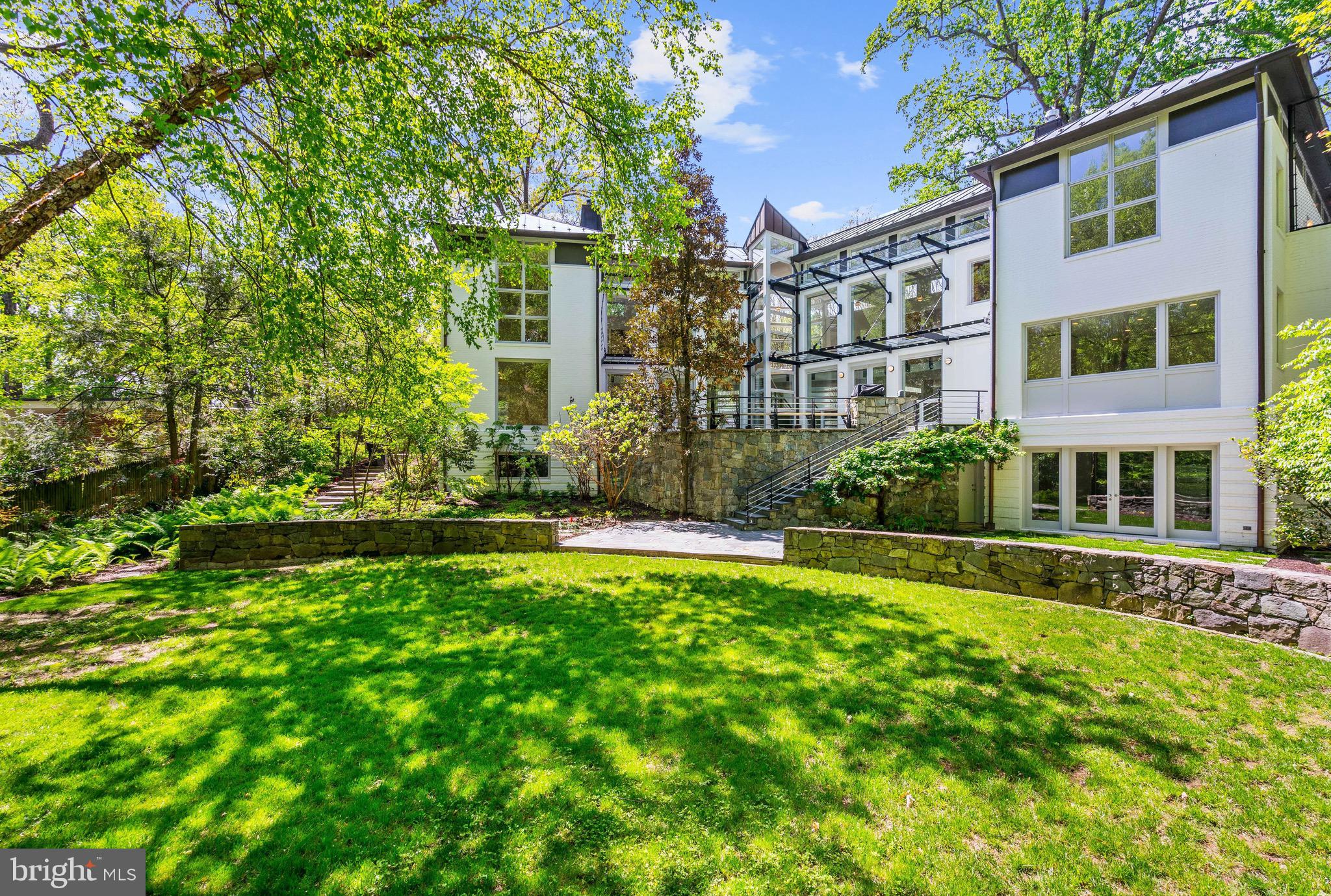 FOREST HILLS - Residential