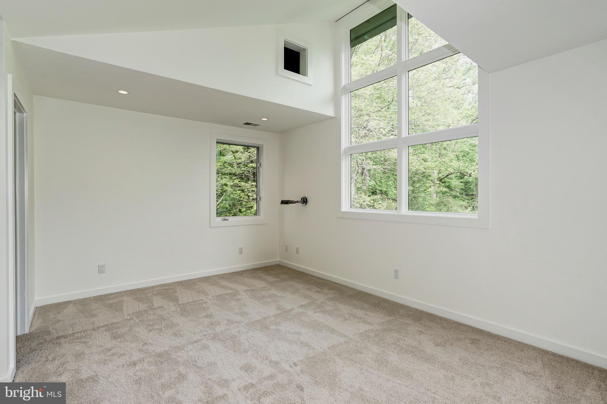 FOREST HILLS - Residential