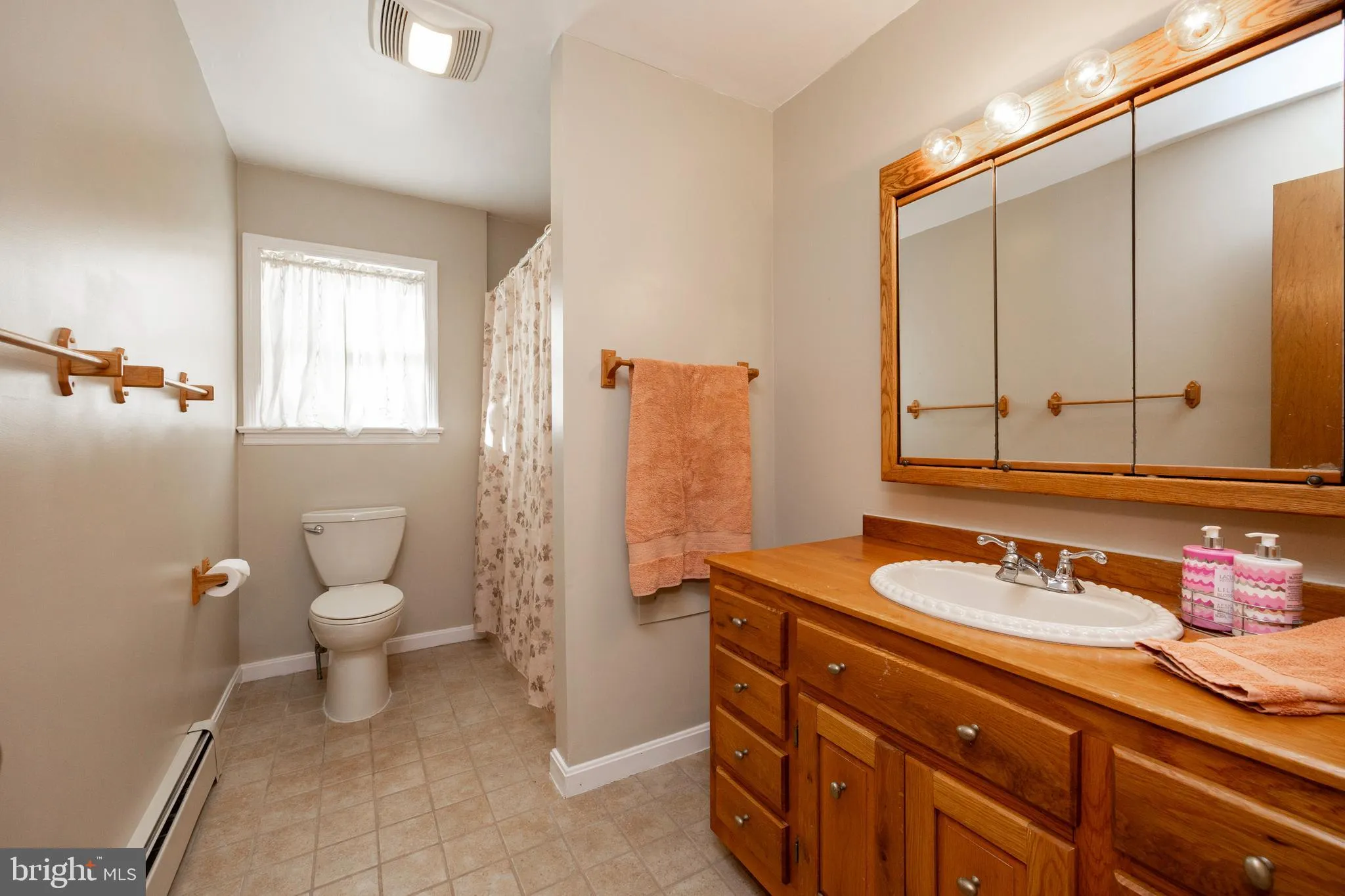 Glenmoore, Pennsylvania 19343, United States, 3 Bedrooms Bedrooms, ,3 BathroomsBathrooms,Residential,Pending,28911