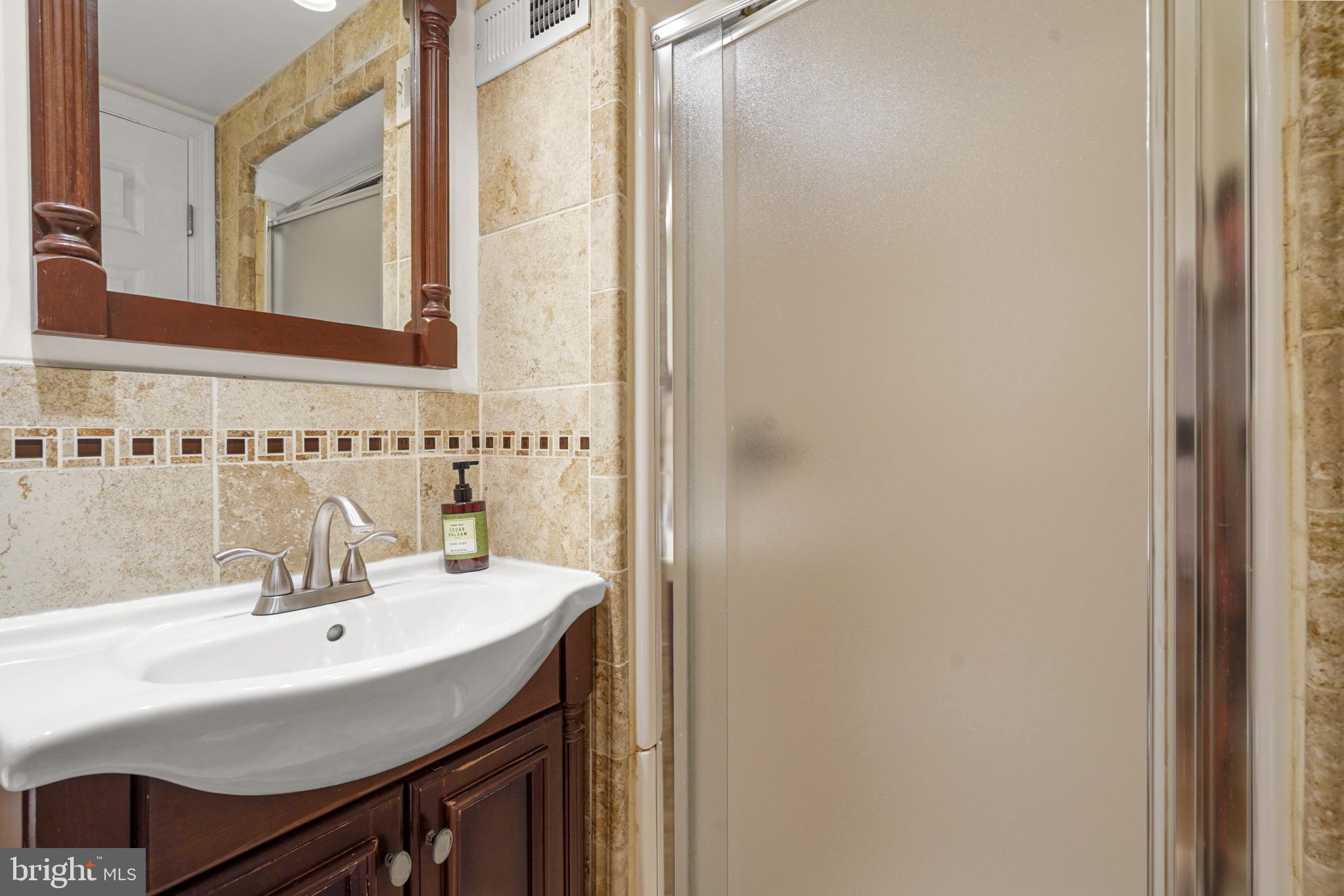 ORANGE HUNT ESTATES - Residential Lease