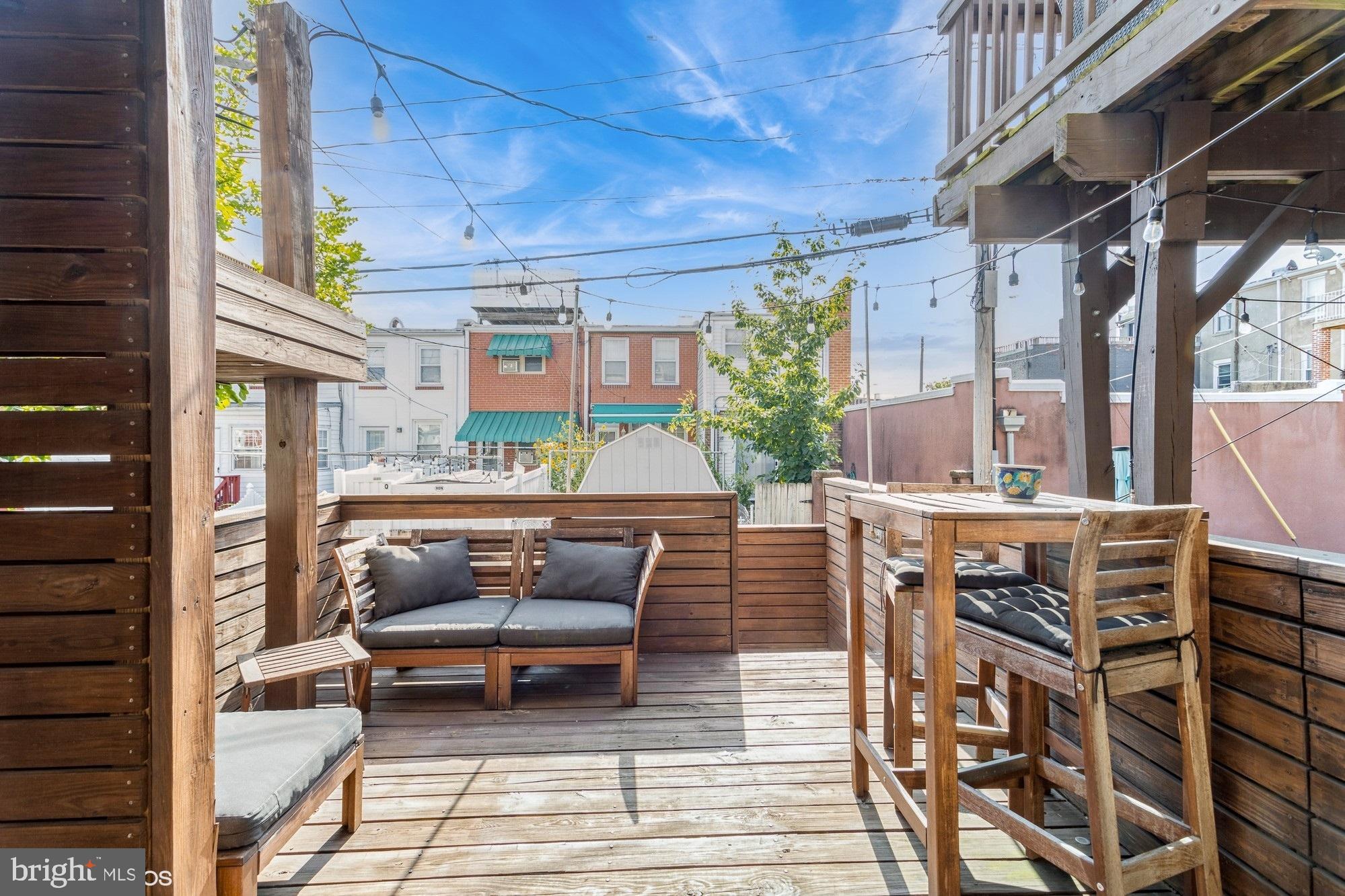 LOCUST POINT - Residential